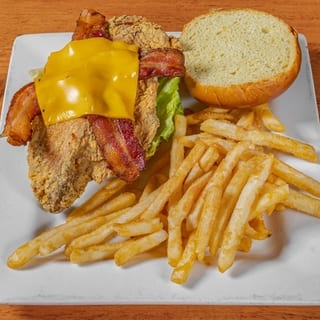 SOUTHERN FRIED CHICKEN SANDWICH
